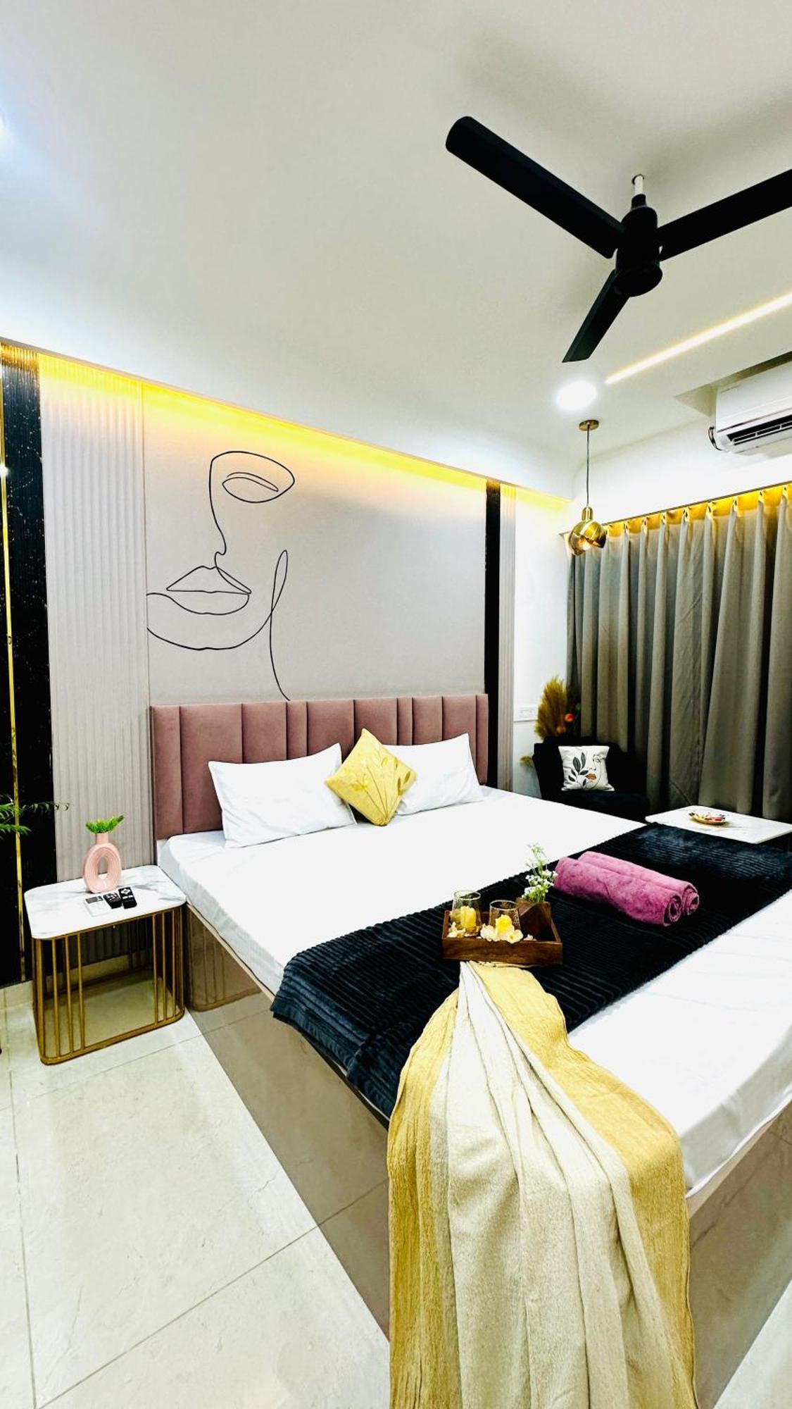 The Serene With Scenic Beauty And Sunset Apartment